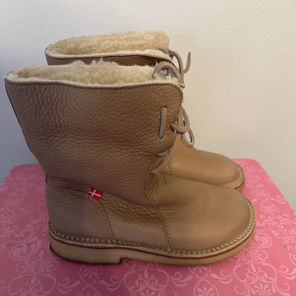 Duckfeet Arhus Creme Leather Boots Size 39, hardly worn - Picture 2 of 5